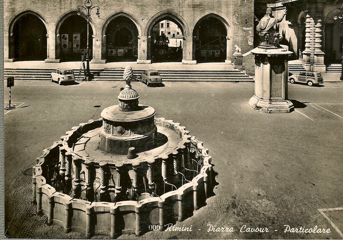 RIMINI - PIAZZA CAVOUR - V1958
