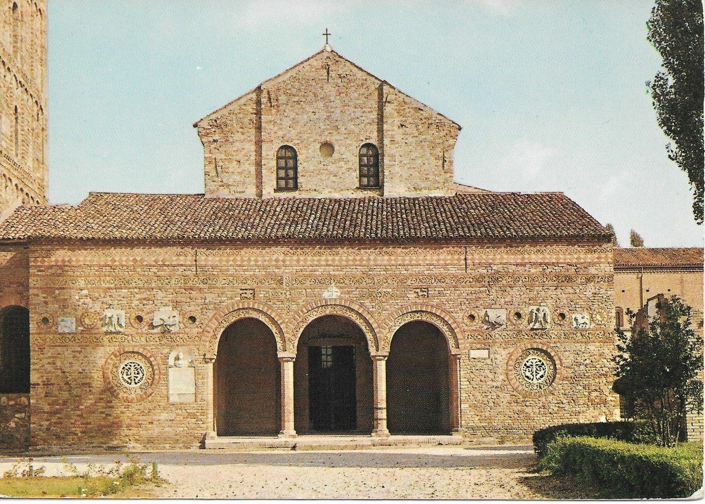 ABBAZIA DI POMPOSA - ATRIO ROMANICO - NV