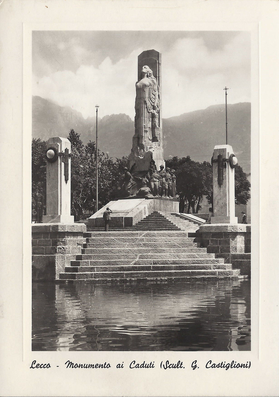 LECCO - MONUMENTO AI CADUTI Scultore G. Castiglioni - NV -