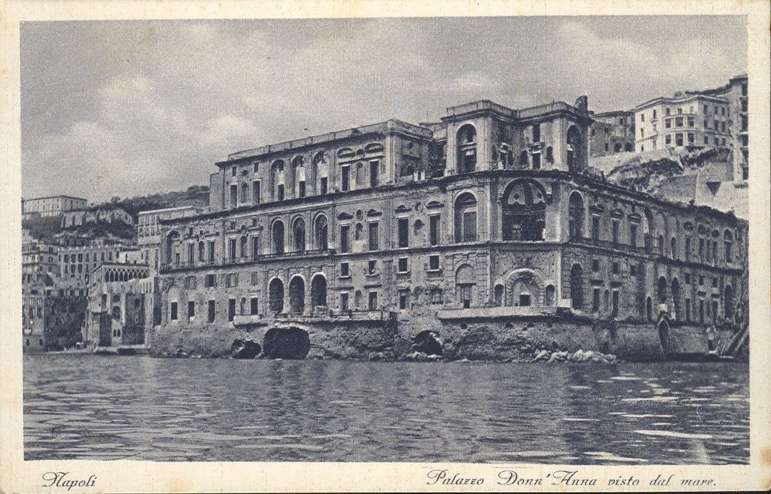 NAPOLI - PALAZZO DONN' ANNA VISTO DAL MARE -- V1935