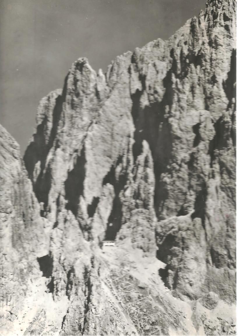 RIFUGIO TONI DEMETZ - FORCELLA SASSOLUNGO - V
