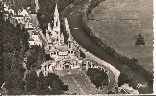 LOURDES - LA BASILICA - PANORAMA AEREO - V1963