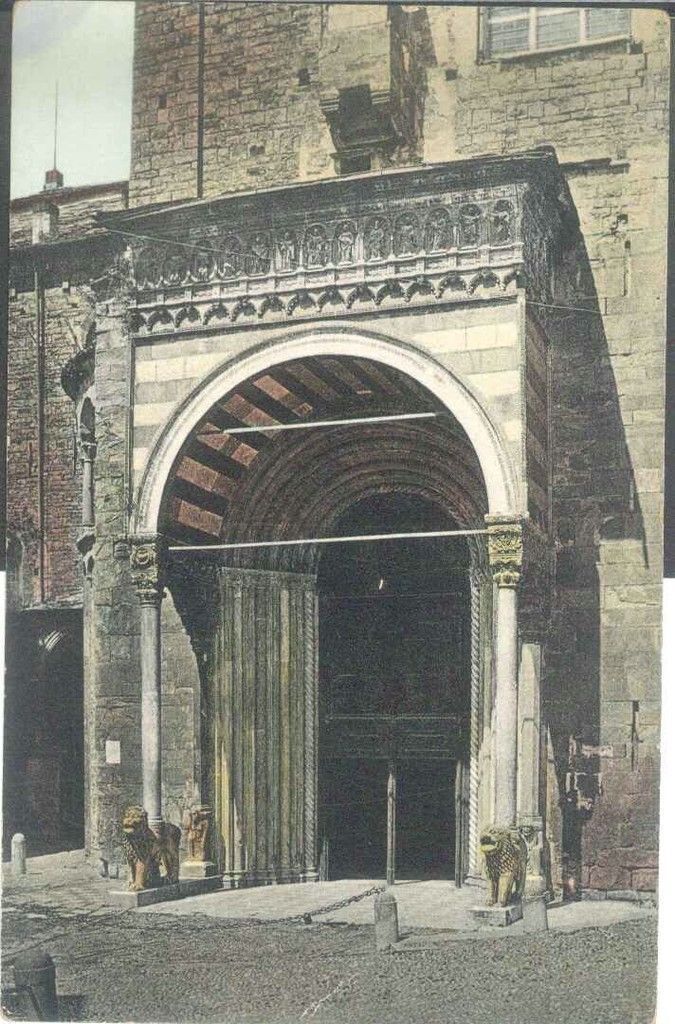 BERGAMO - SANTA MARIA MAGGIORE - DETTAGLIO PORTICO - NV -CO