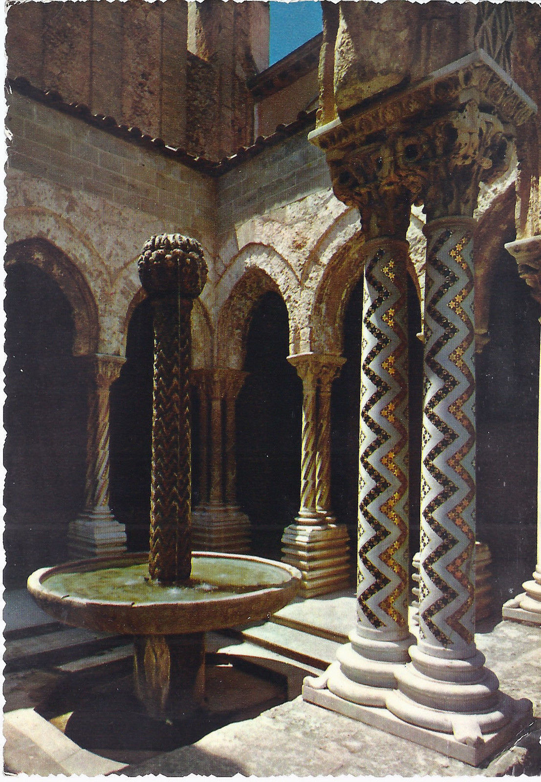 MONREALE - CHIOSTRO DEI BENEDETTINI - FONTANA - VSD