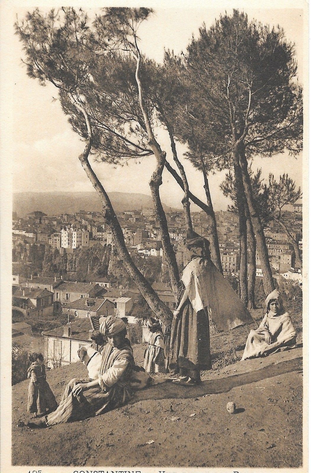 CONSTANTINE - ALGERIA - VUE ENTRE LES PINS - NV
