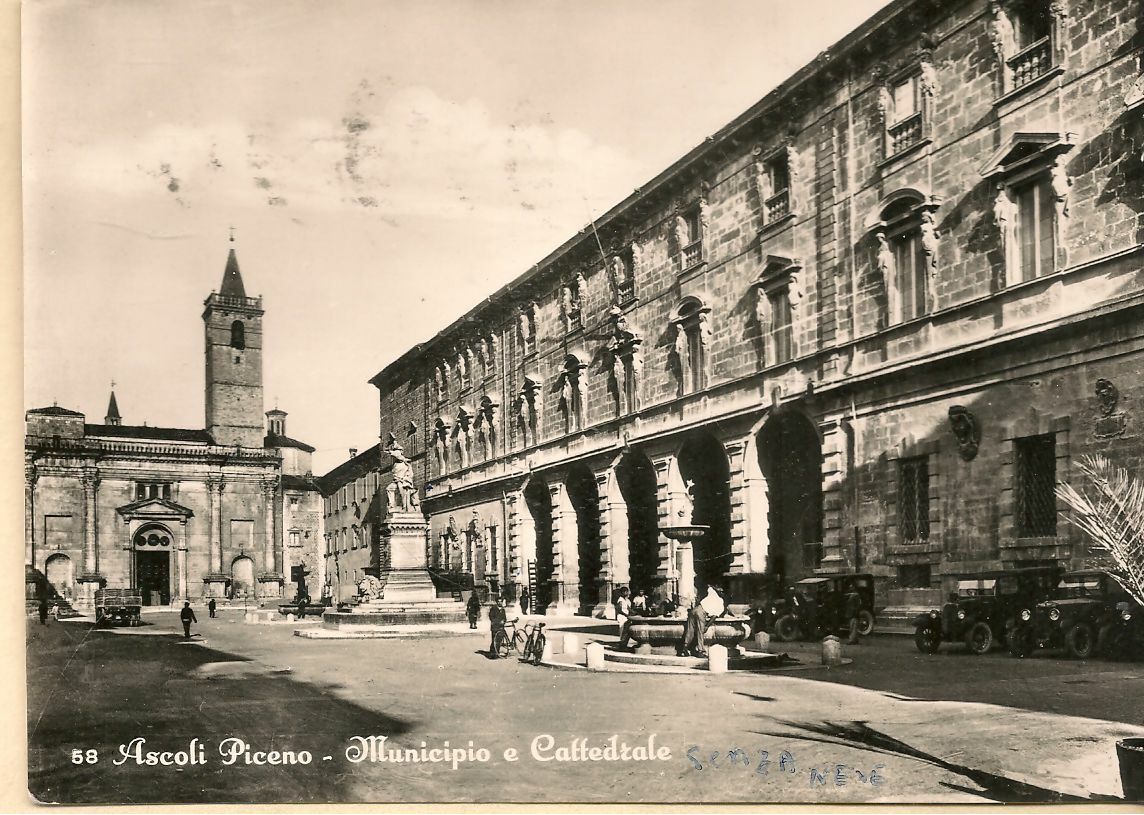 ASCOLI PICENO - MUNICIPIO E CATTEDRALE - V1955