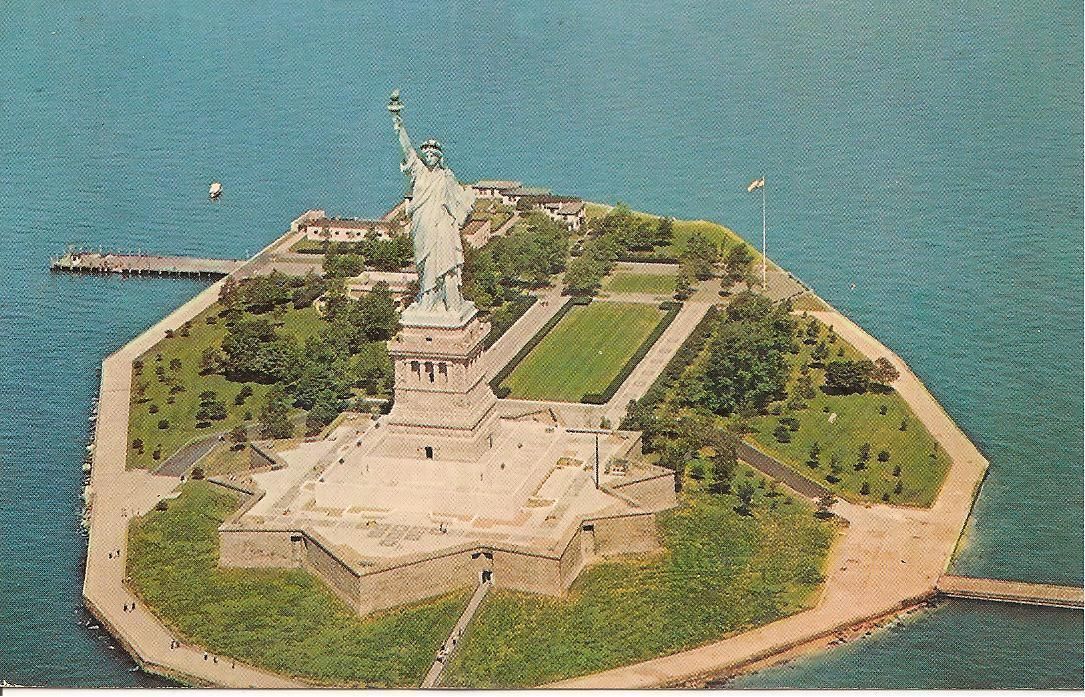 LIBERTY ISLAND IN N.Y.HARBOR - V/T