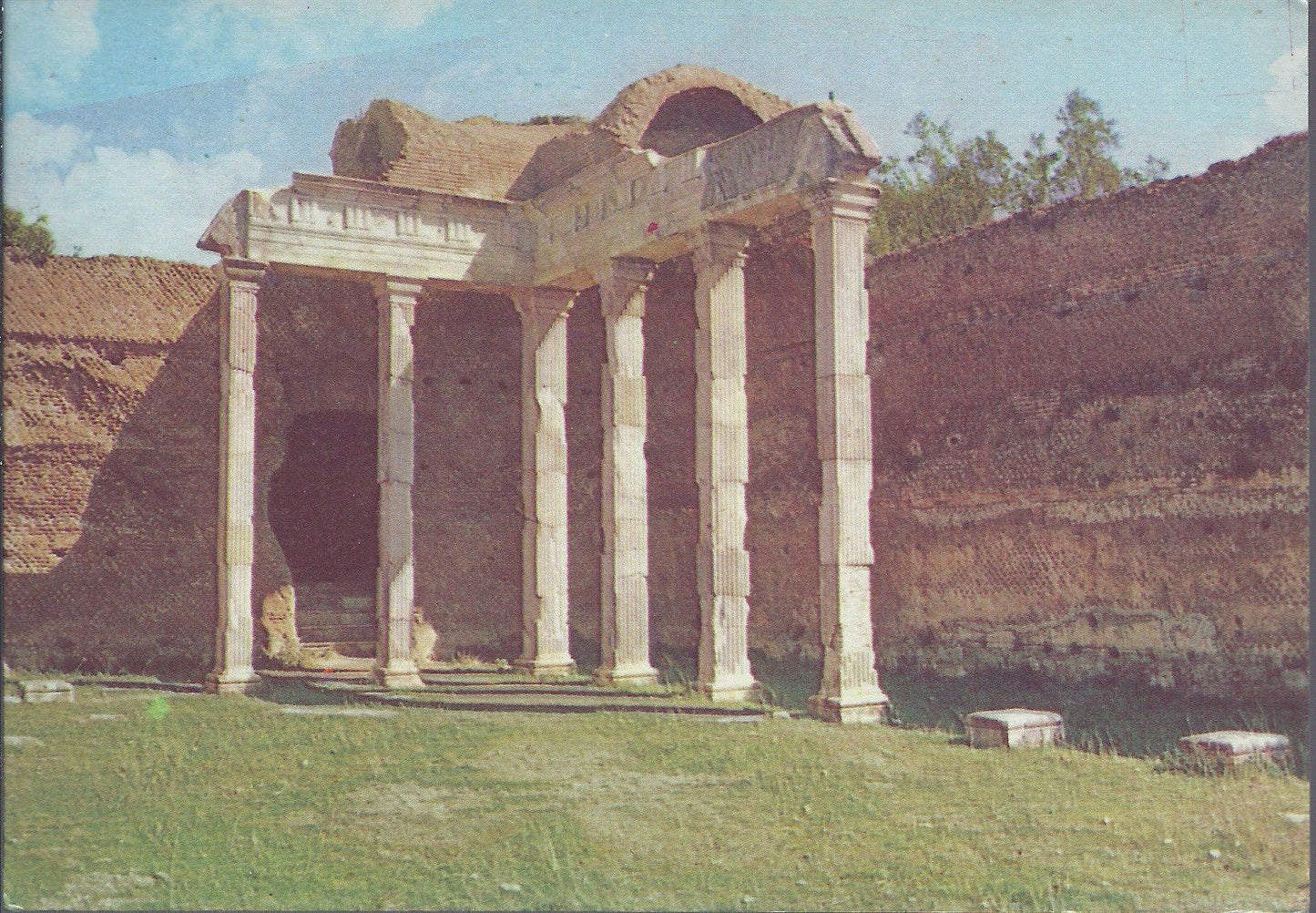 TIVOLI - VILLA ADRIANA - SALA DEI PILASTRI DORICI - NV