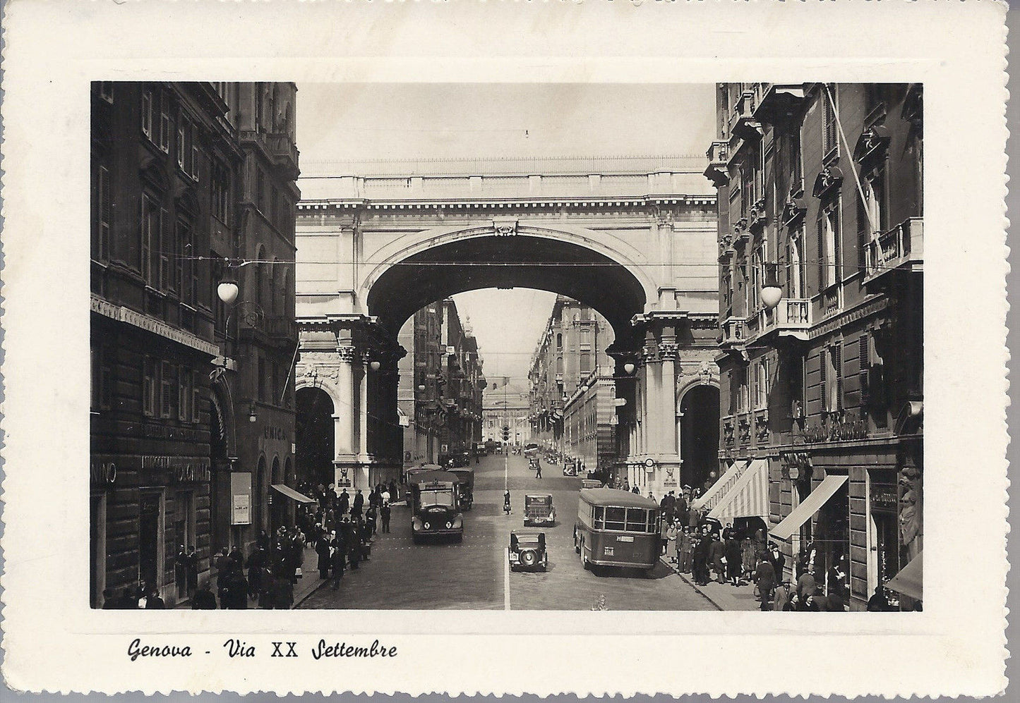 GENOVA - VIA XX SETTEMBRE - V 1950 - FG - Bus animata