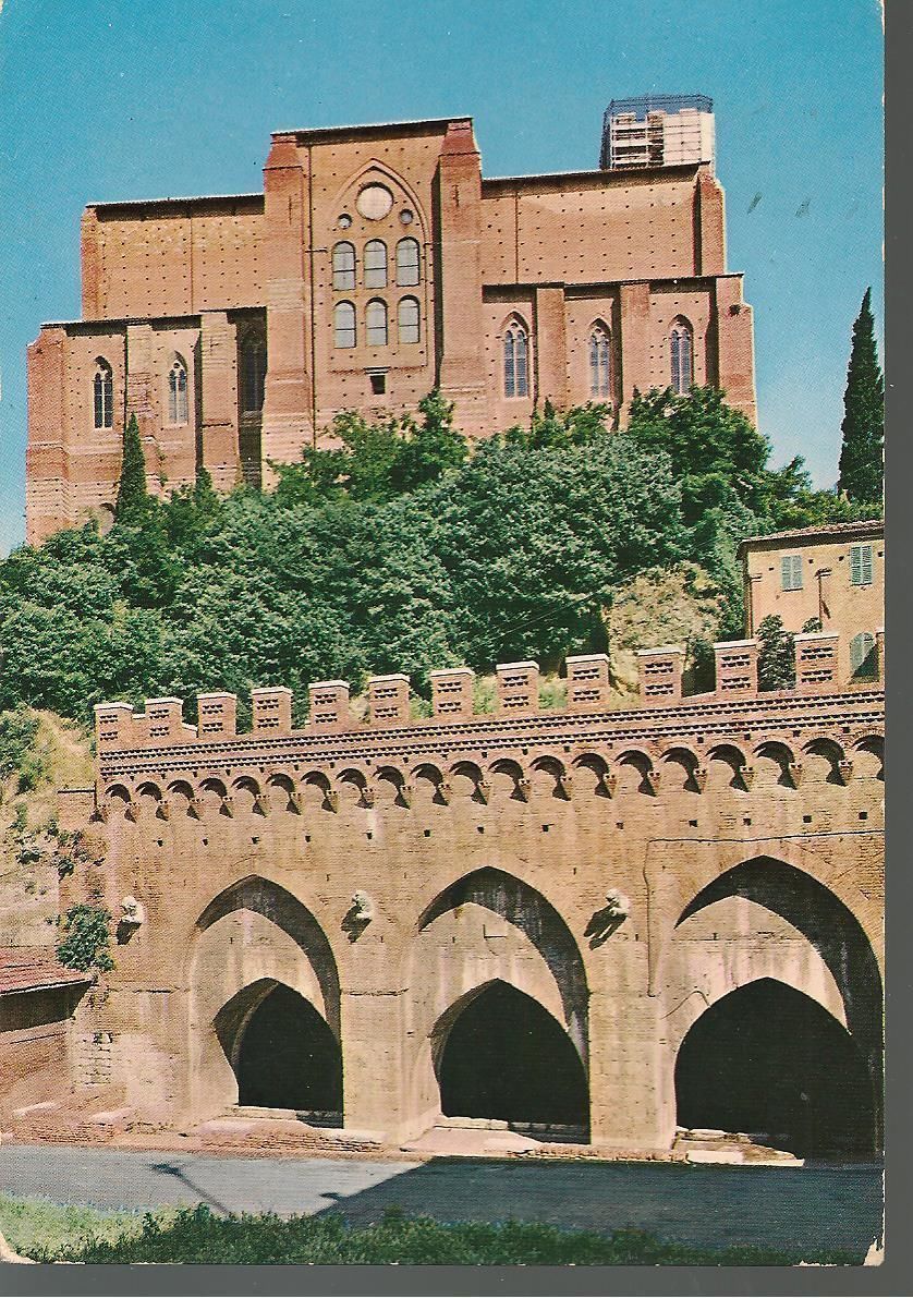 SIENA - FONTI DI FONTEBRANDA E BASILICA DI S. DOMENICO - V1978