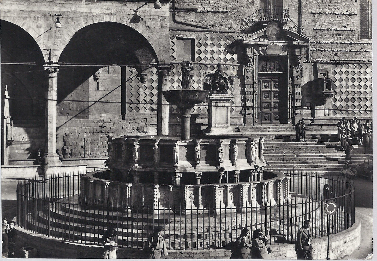 PERUGIA - FONTANA MAGGIORE - V 1955 - FG - animata