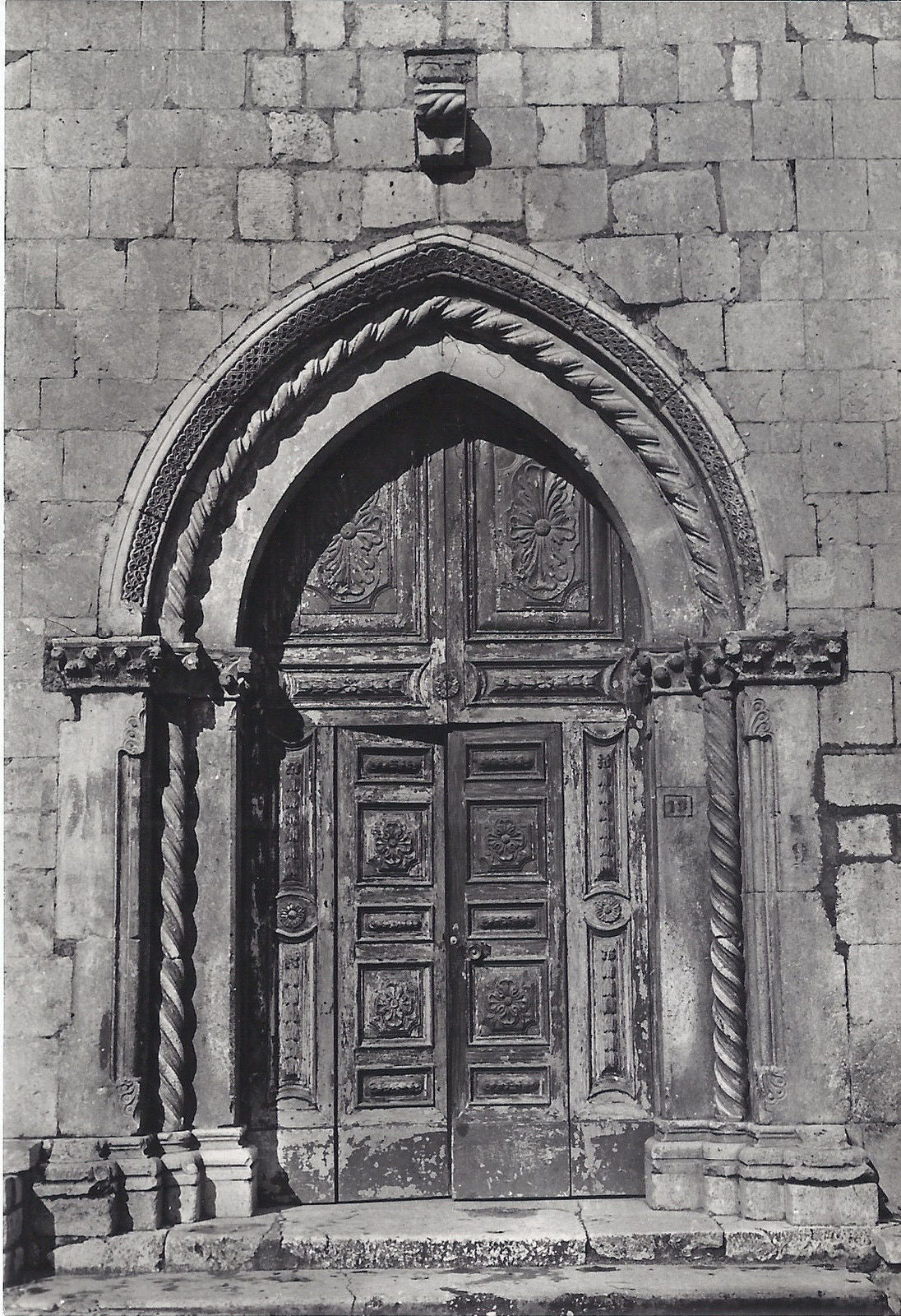 BOIANO - PORTALE CHIESA DI S. ERASMO E S. MARTINO - NV