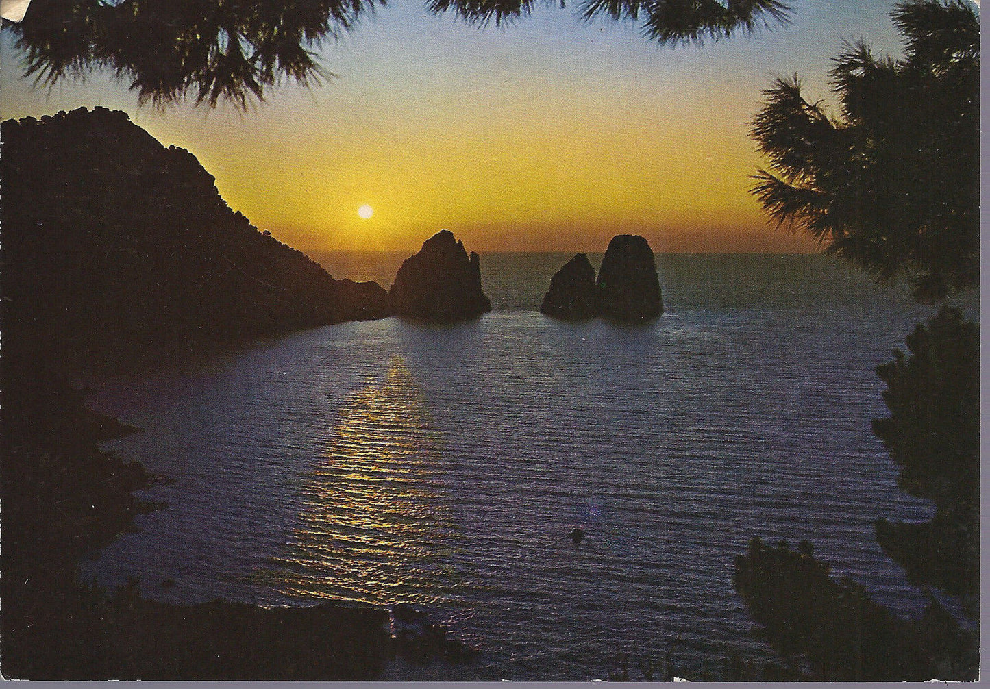 CAPRI - SUGGESTIVO RISVEGLIO DEI FARAGLIONI - V 1983 - FG