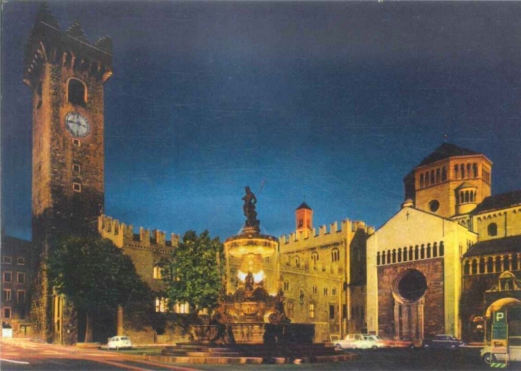 TRENTO - PIAZZA DUOMO NOTTURNO - V1965