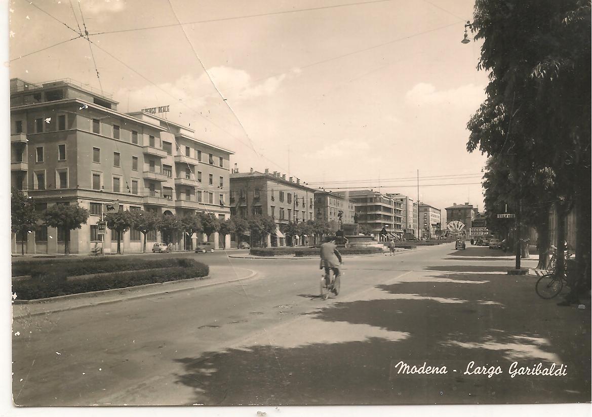 MODENA - LARGO GARIBALDI - V1956