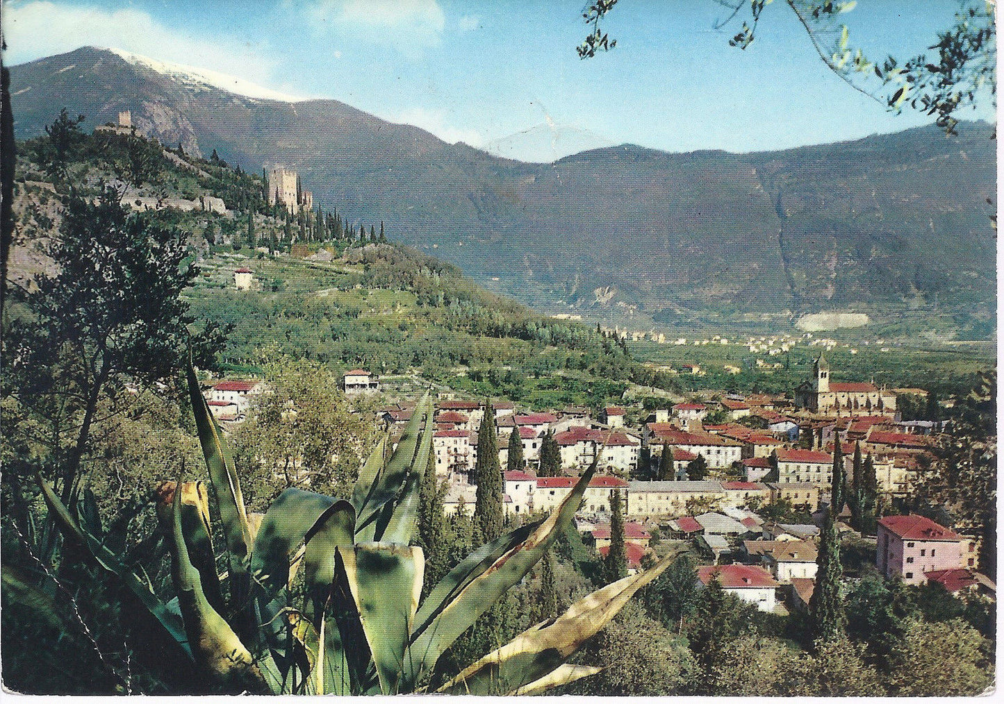 ARCO - PANORAMA CON IL CASTELLO E SULLO SFONDO MONTE STIVO -