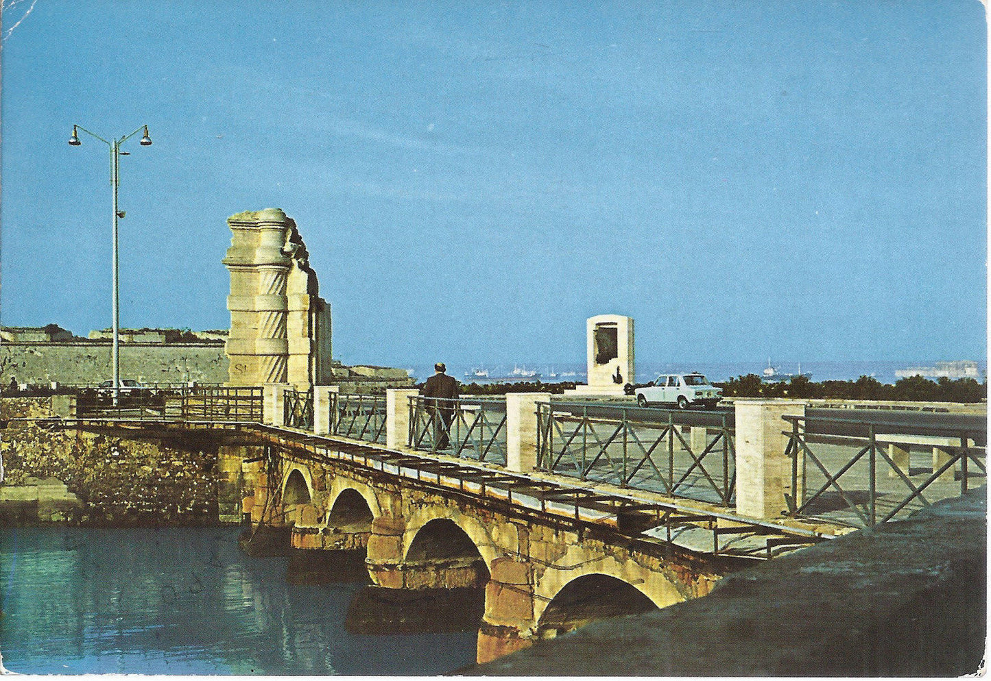 AUGUSTA - PONTE E MONUMENTO AI MARINAI D'ITALIA - V 199