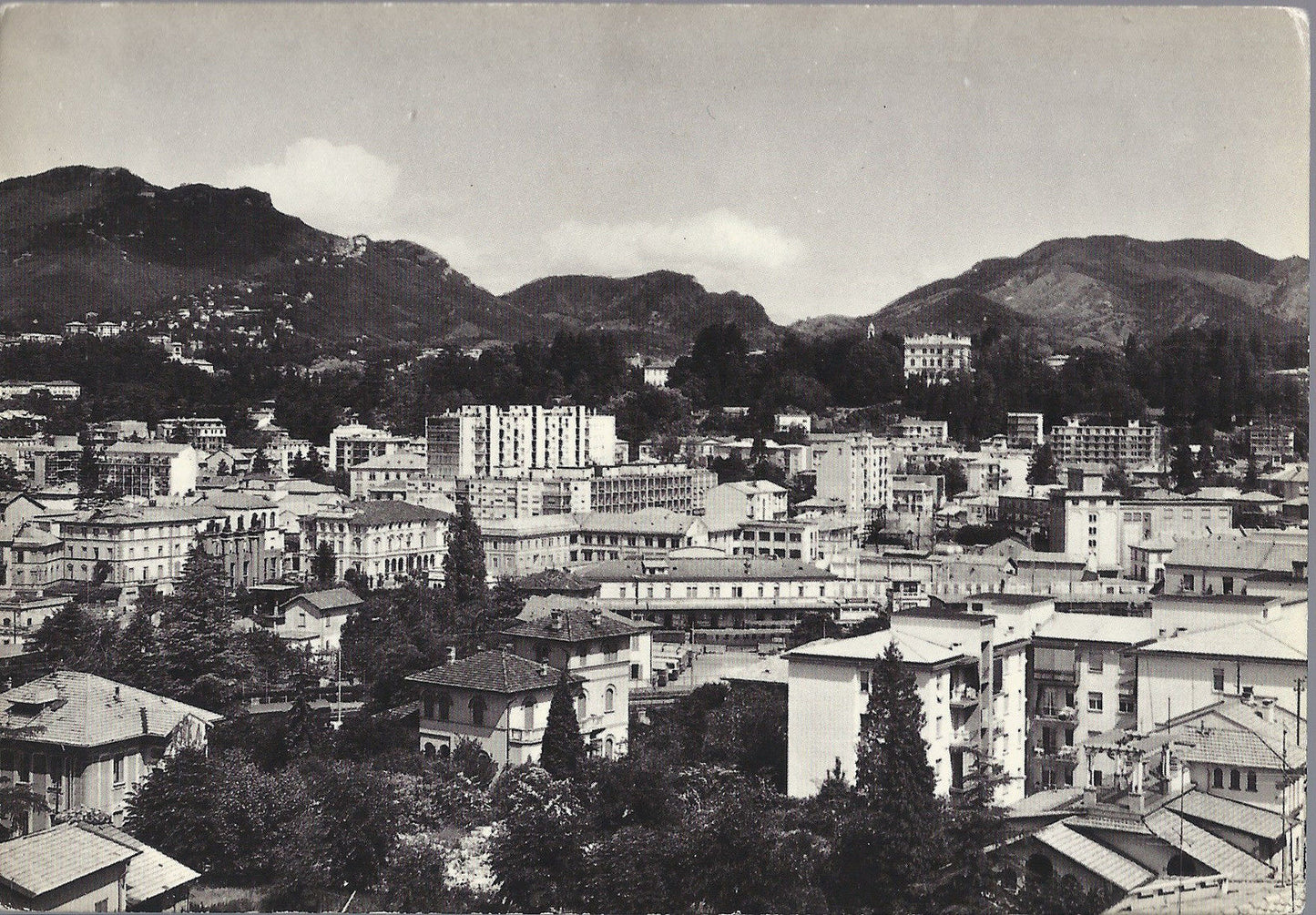 VARESE - LA CITTA' GIARDINO - PANORAMA - NV - FG - Ediz