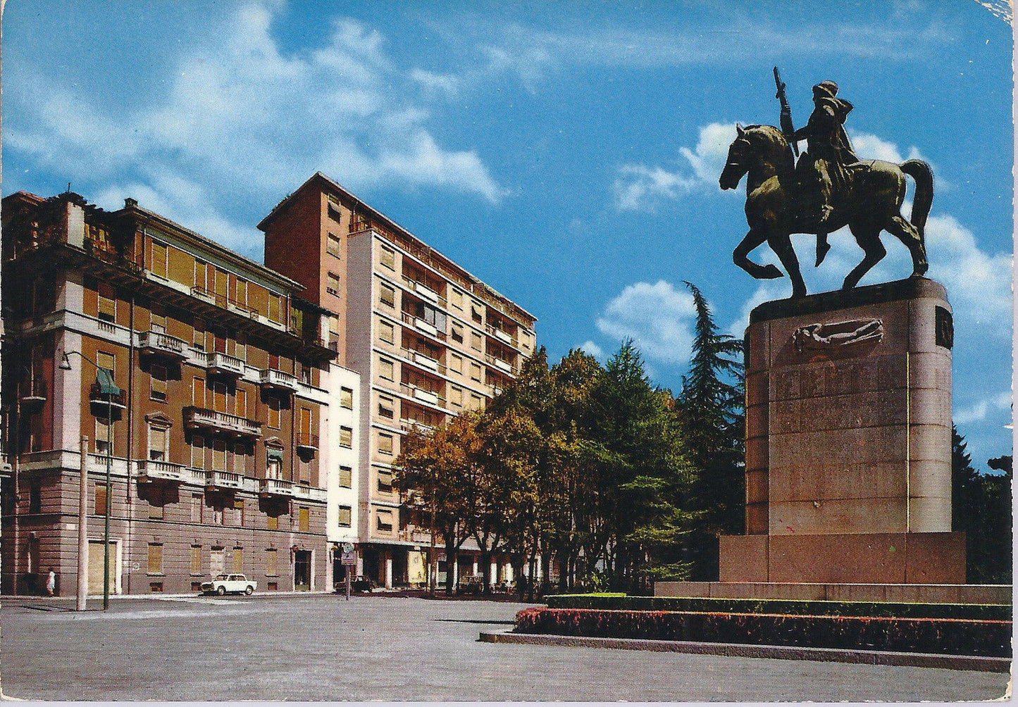 ALESSANDRIA - GIARDINI PUBBLICI e MONUMENTO AI CADUTI - V 19