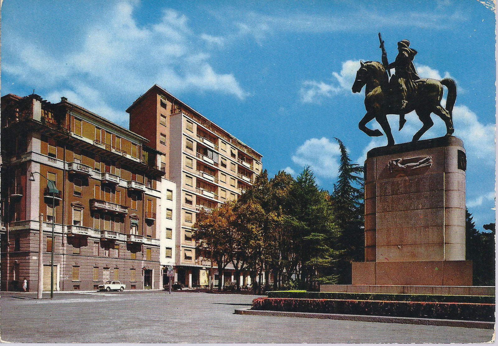 ALESSANDRIA - GIARDINI PUBBLICI e MONUMENTO AI CADUTI - V 19