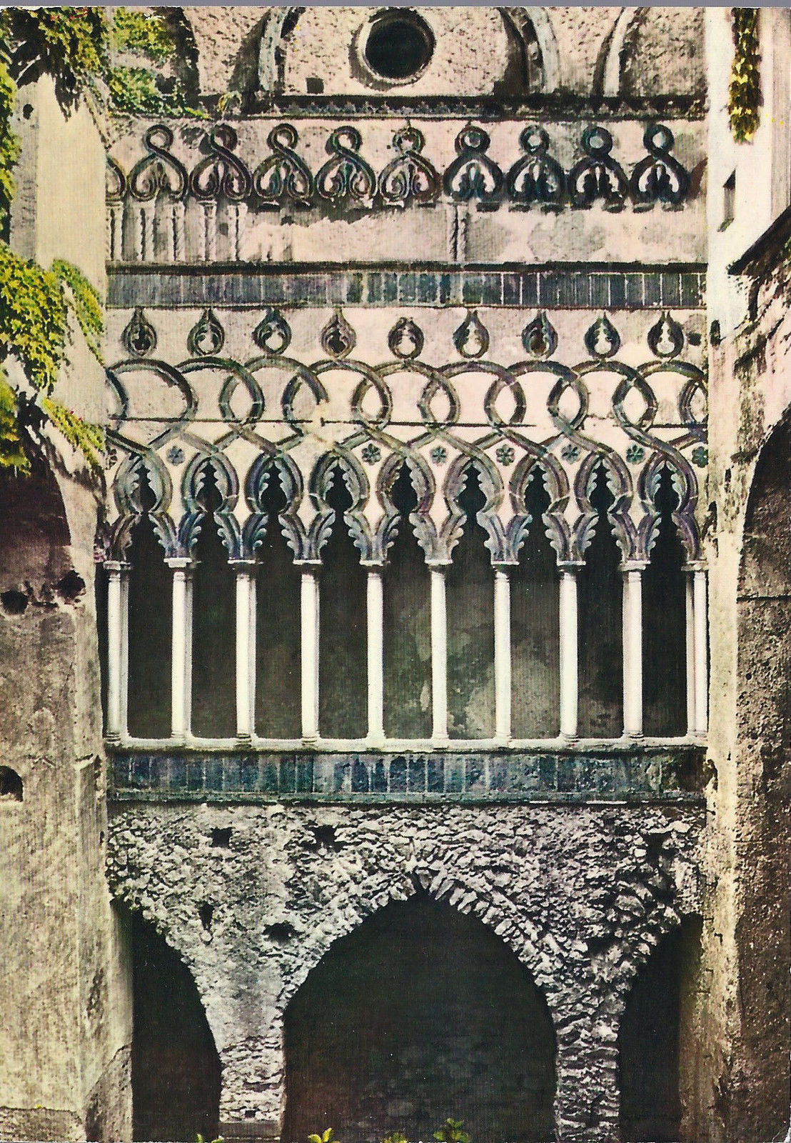 RAVELLO - PALAZZO RUFOLO - ANTICO CORTILE - NV