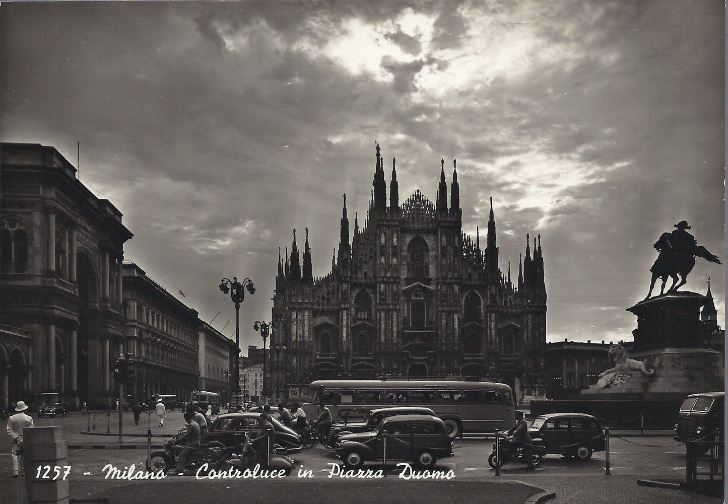 MILANO - CONTROLUCE IN PIAZZA DEL DUOMO - NV
