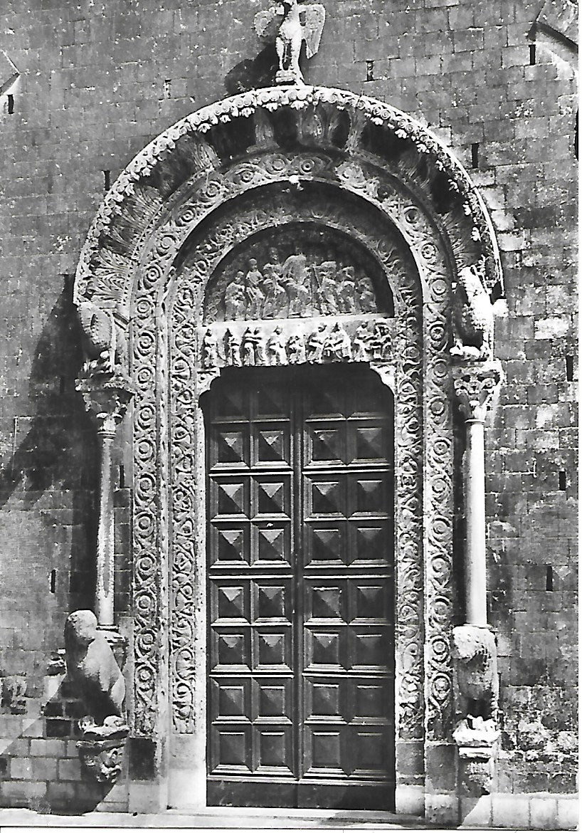 BITONTO CATTEDRALE -PORTALE PRINCIPALE - NV