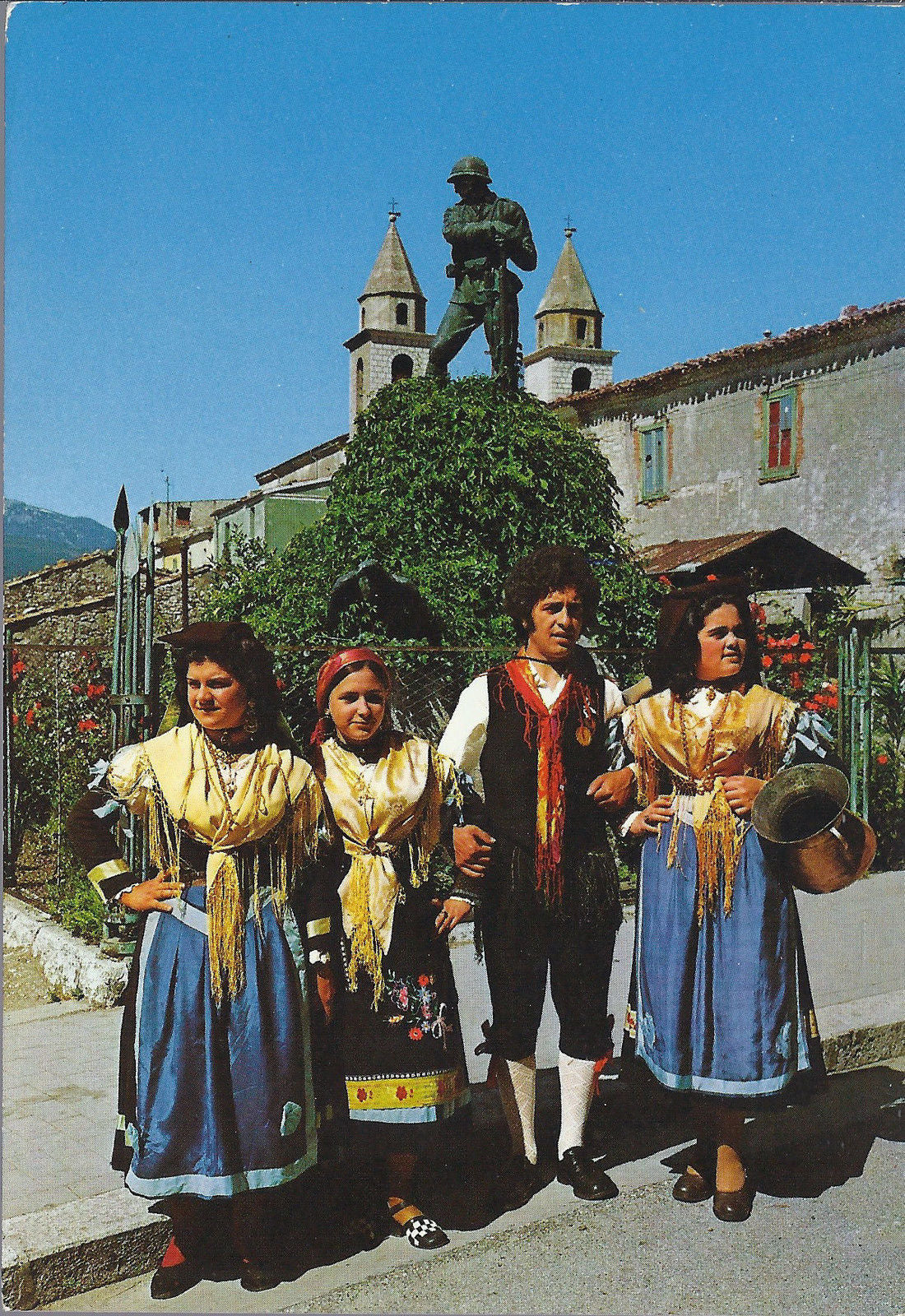 SAN GIULIANO DEL SANNIO - MONUMENTO A I CADUTI E COSTUME LOC