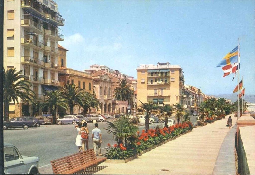 LOANO - PIAZZA MAZZINI -V1969