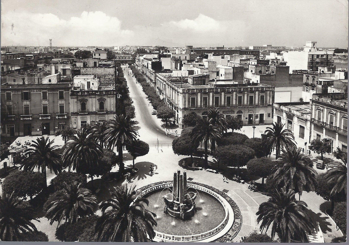 BRINDISI - PIAZZA CAIROLI - PANORAMA - V 1970 - FG