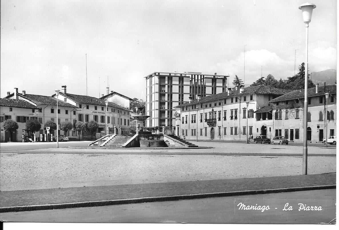 MANIAGO - LA PIAZZA - V1961