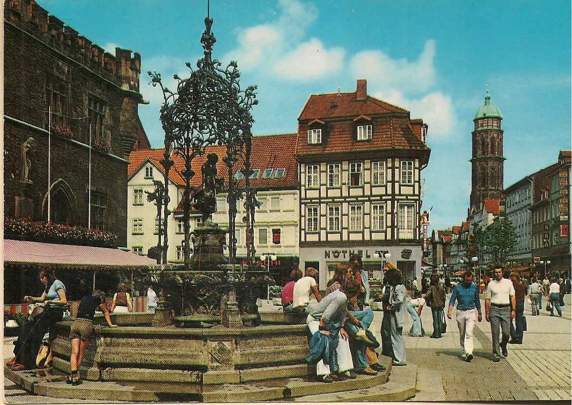 GOTTINGEN - GANSELIESELBRUNNEN AM RATHAUS - V1976