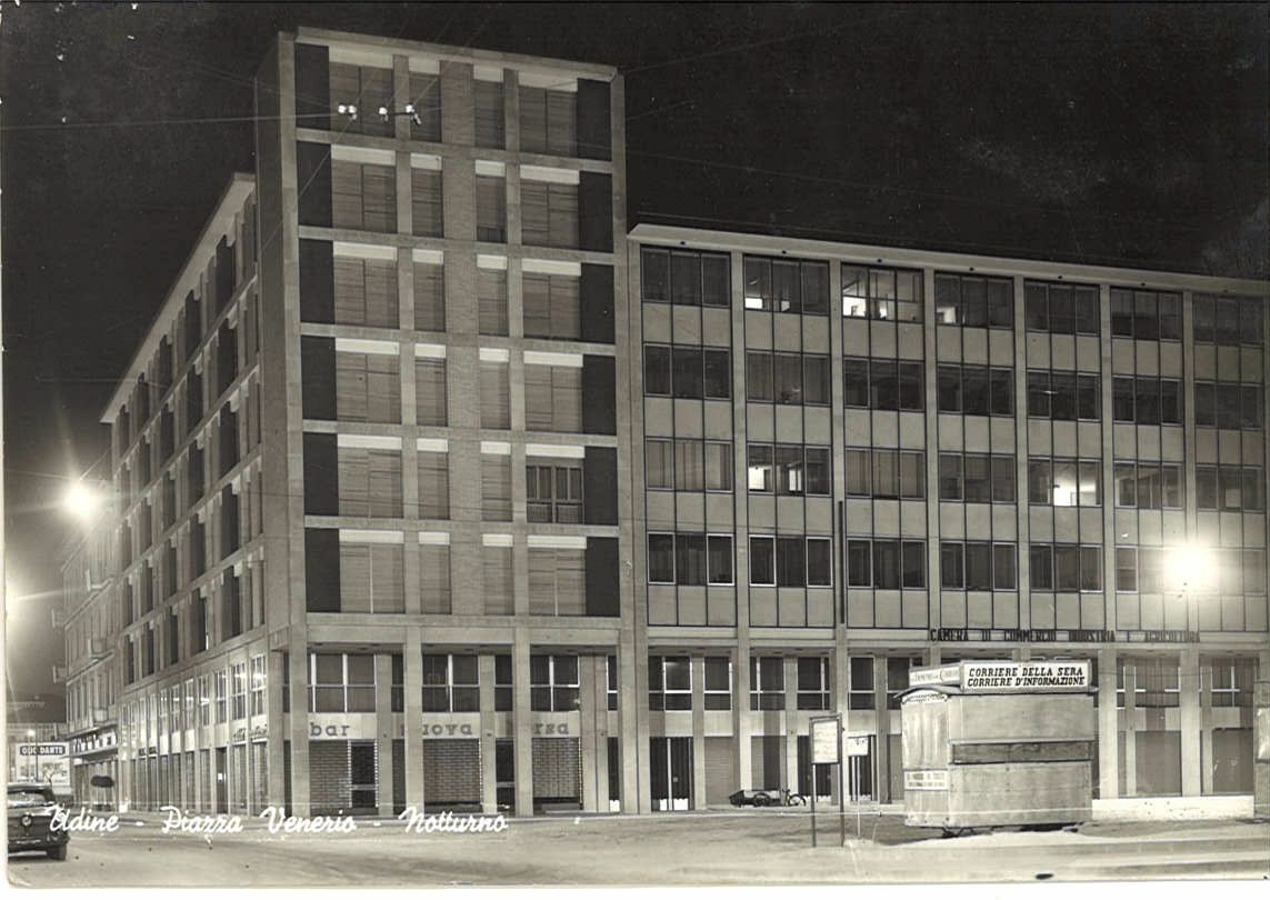 UDINE - PIAZZA VENERIO - NOTTURNO - V1959