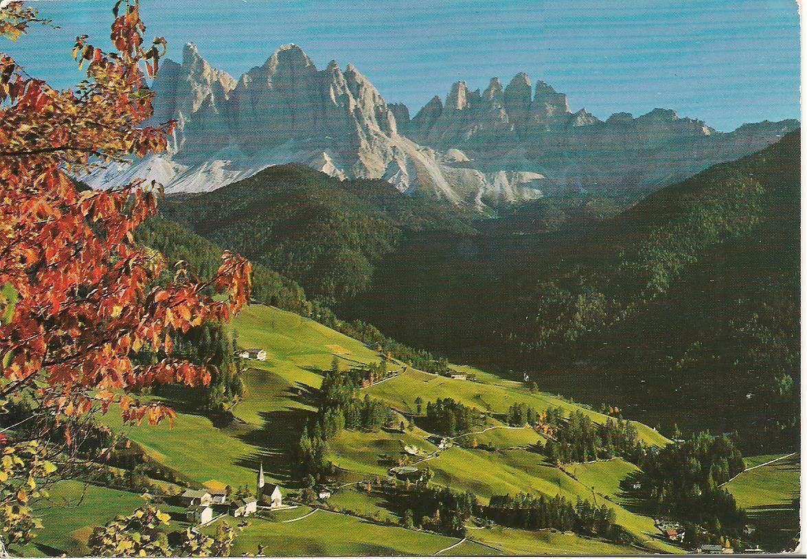 VAL DI FUNES - CHIESETTA DI SANTA MADDALENA CON LE ODLE - V