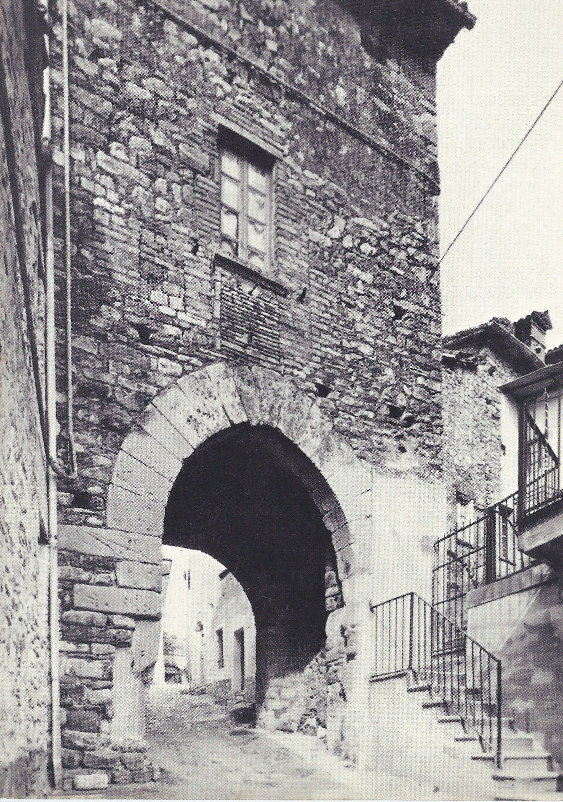 ZAVATTARELLO - VOLTA D'INGRESSO ALLA ROCCA - NV