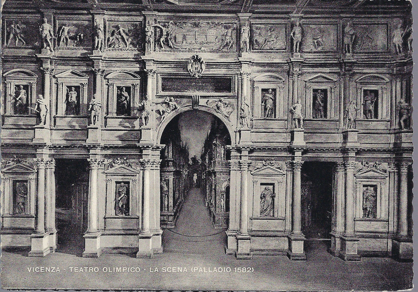 VICENZA - TEATRO OLIMPICO - LA SCENA ( Palladio ) - V 1955 -