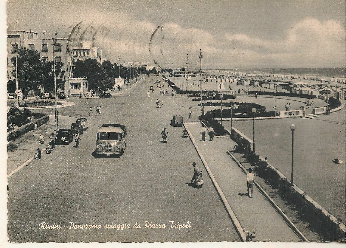 RIMINI - PANORAMA SPIAGGIA DA PIAZZA TRIPOLI -V1957