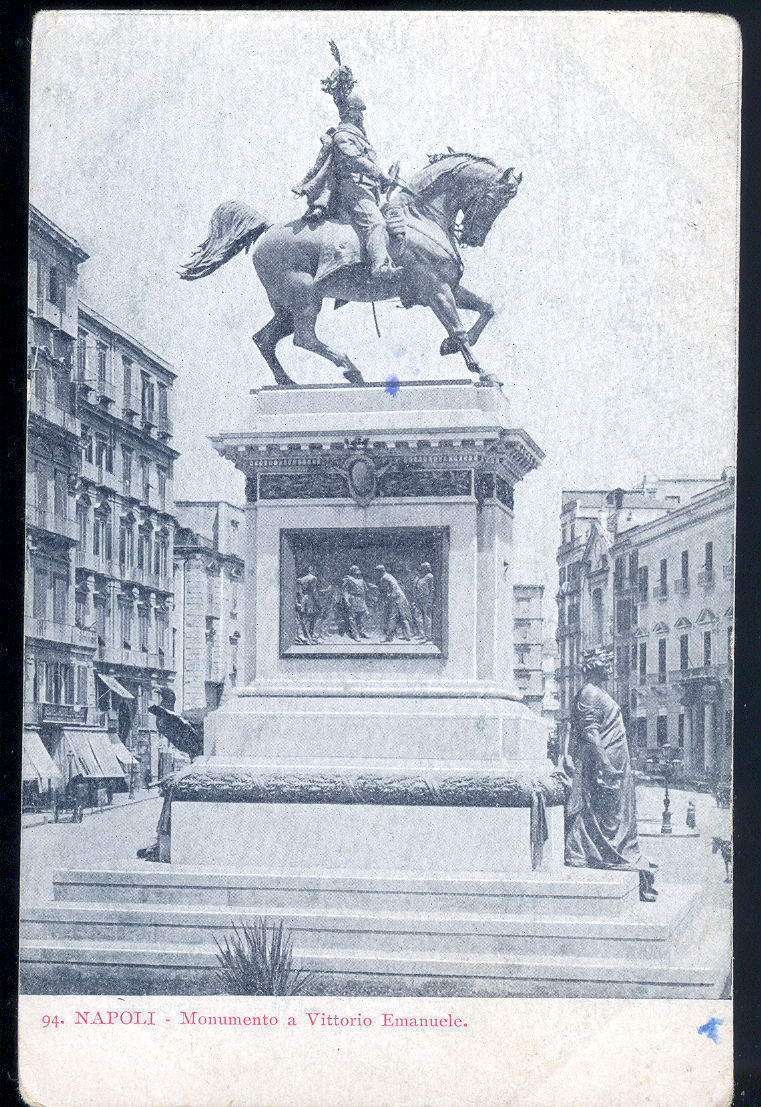 NAPOLI - MONUMENTO A VITTORIO EMANUELE - NV