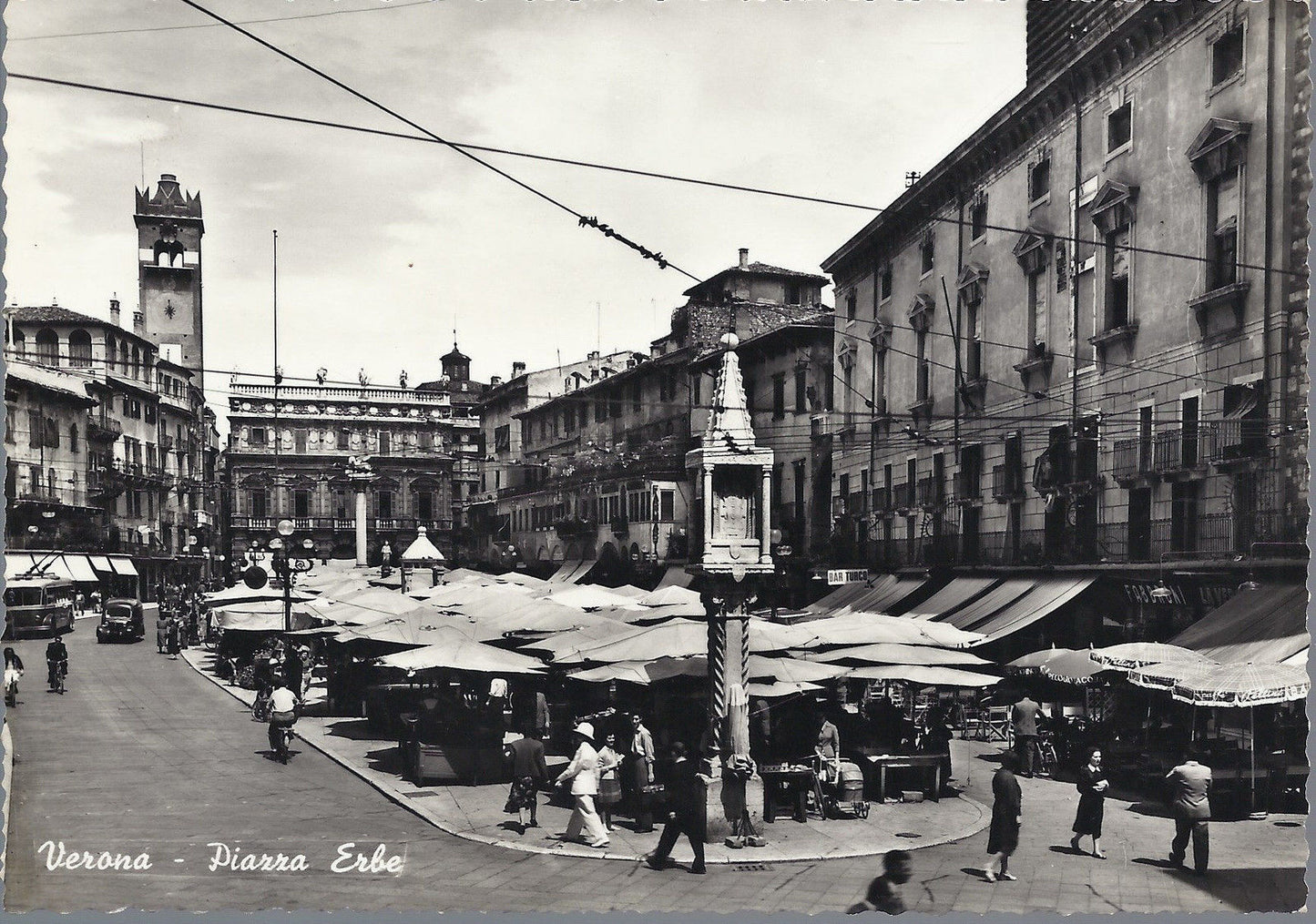 VERONA - PIAZZA DELLE ERBE - NV