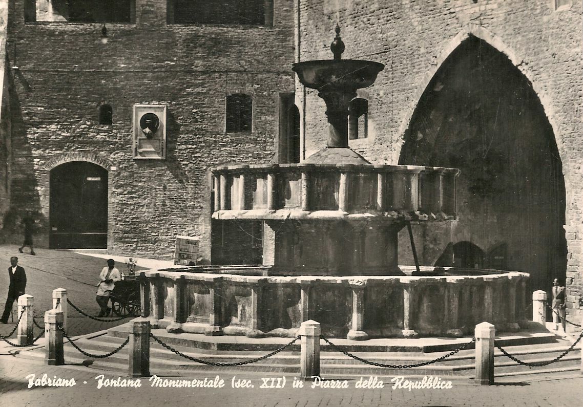 FABRIANO - FONTANA MONUMENTALE - NV