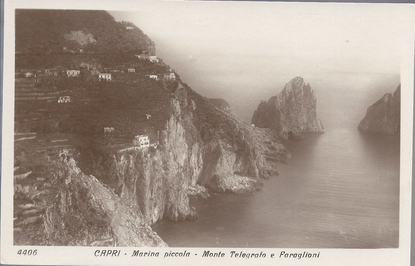 CAPRI - MARINA PICCOLA - MONTE TELEGRAFO E FARAGLIONI - NV -