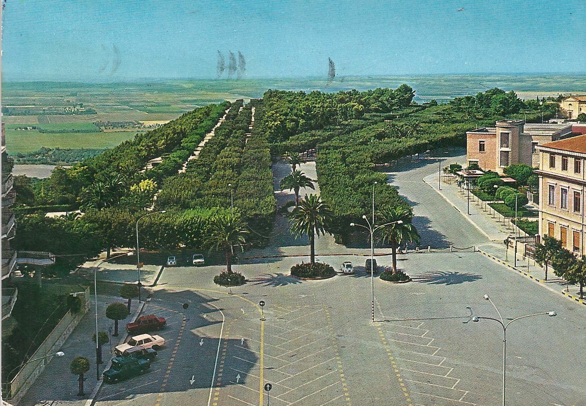 LUCERA - VILLA COMUNALE - V1976