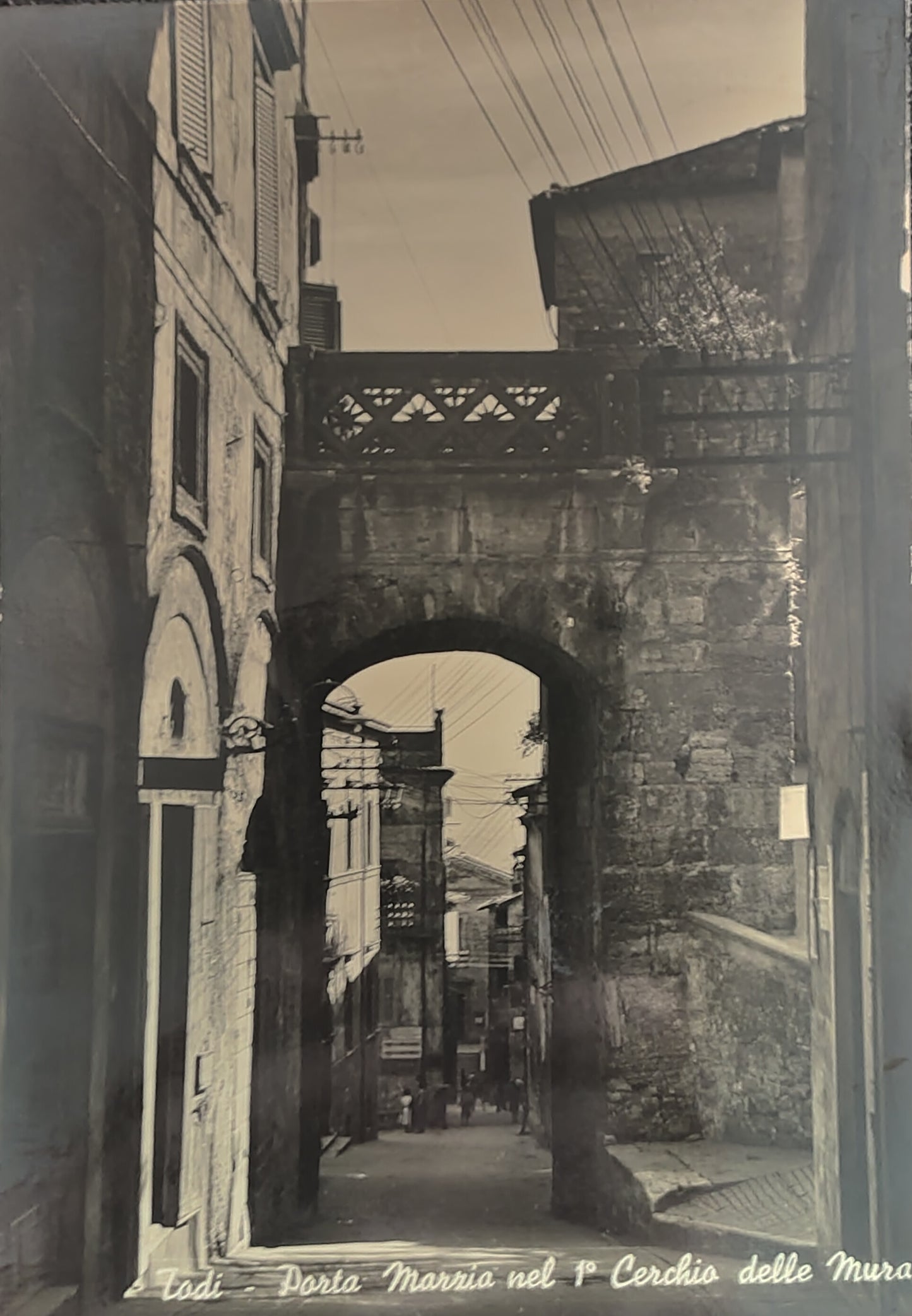 TODI - PORTA MARZIA NEL 1' CERCHIO DELLE MURA - V1957 - FG