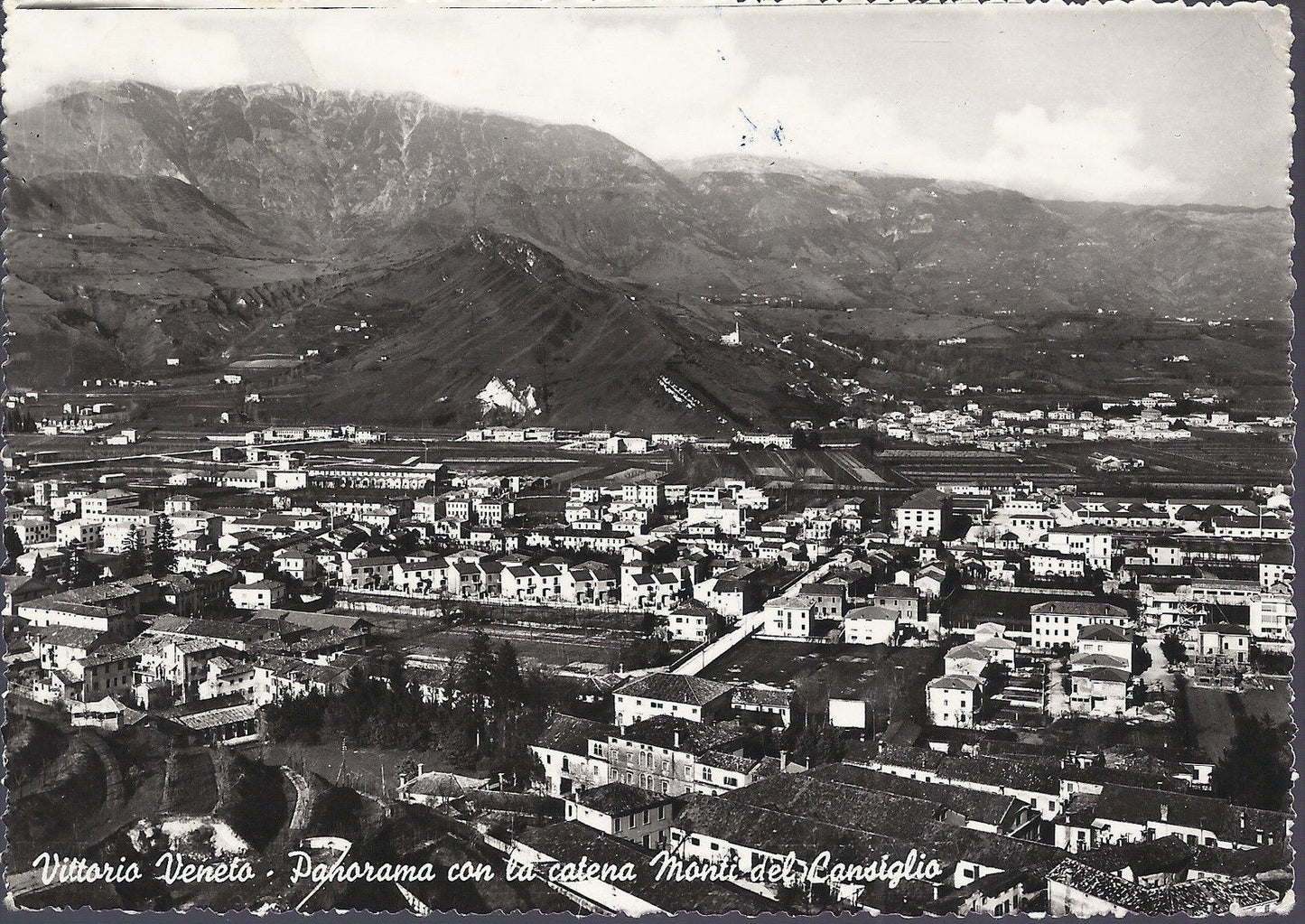 VITTORIO VENETO - PANORAMA CON LA CATENA DEI MONTI DEL CANSI