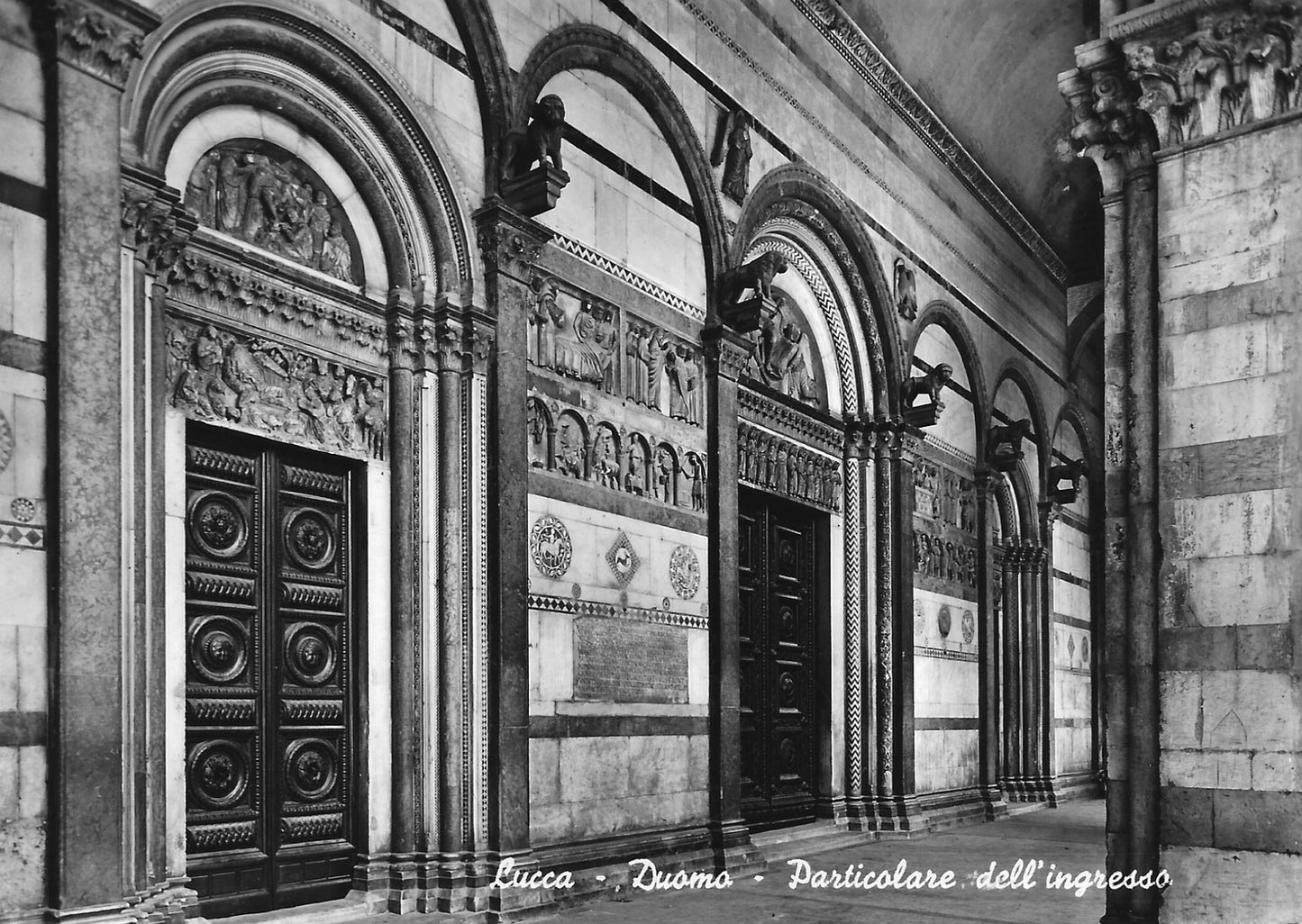 LUCCA - DUOMO -PARTICOLARE DELL'INGRESSO - NV