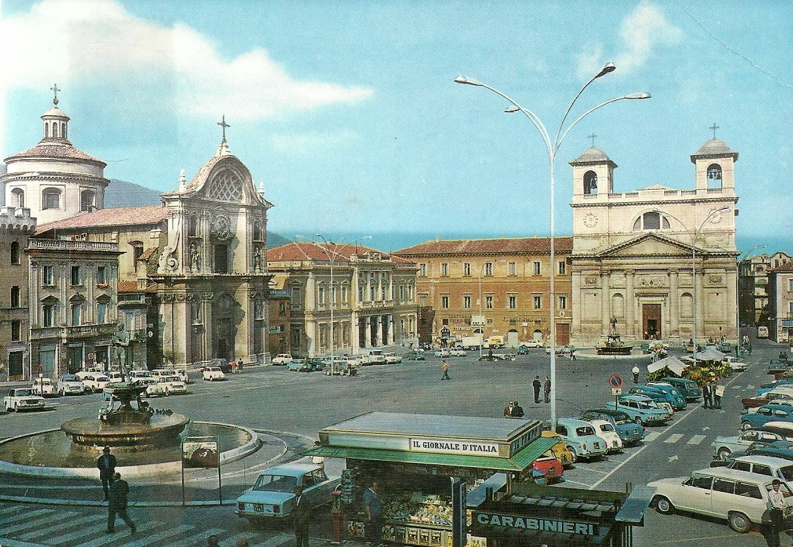 L'AQUILA PIAZZA DUOMO - V1975