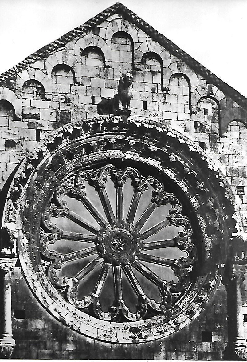 BITONTO CATTEDRALE - ROSA DELLA FACCIATA PRINCIPALE - NV