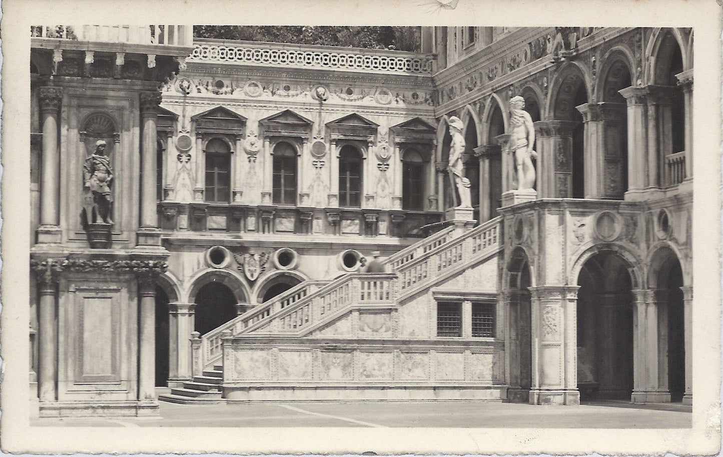 VENEZIA - PALAZZO DUCALE - SCALA DEI GIGANTI - NV - FP