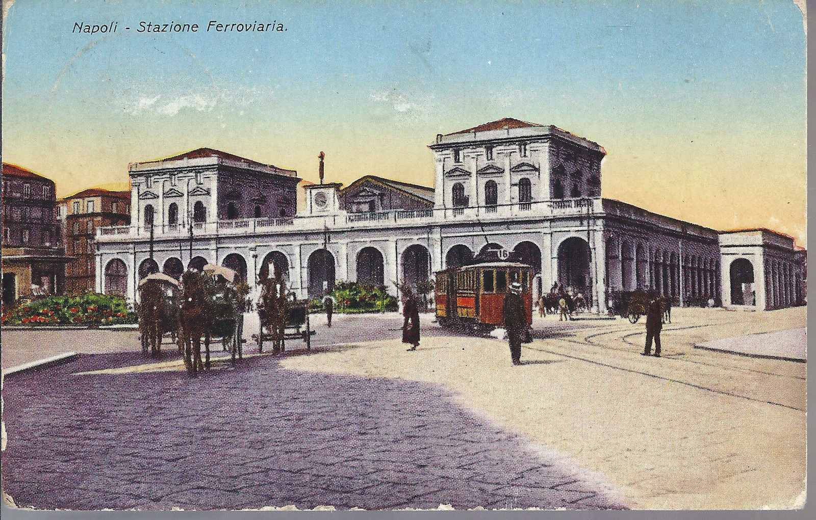 NAPOLI - STAZIONE FERROVIARIA - V 1931 - FP - animata Tram e