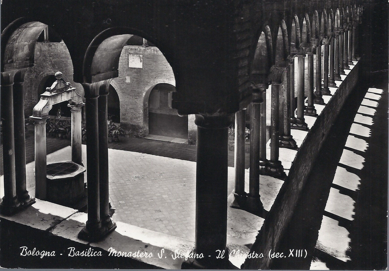 BOLOGNA - BASILICA MONASTERO DI S. STEFANO - IL CHIOSTRO - V